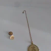 یک گردن بندویک جفت گوشواره