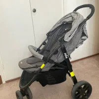 کالسکه سه چرخ برند جویی(انگلیسی)و کریر