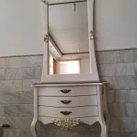 میز و آینه
