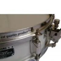 طبل بزرگ چوبی و ریز