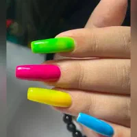 کاشت و ترمیم ناخن با تخفیف