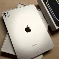 ipad pro m4 silver در حد آک فول لوازم جانبی