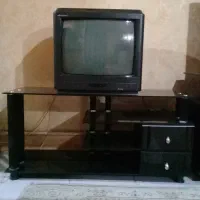 میز تلویزیون شیشه ای ترک