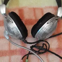 سونی و سه عدد هدفون سیمی|قطعات و لوازم جانبی رایانه|تهران, مجیدآباد|دیوار