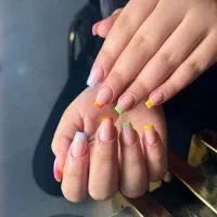 ترمیم و کاشت ناخن vip|خدمات آرایشگری و زیبایی|قم, آزادگان|دیوار