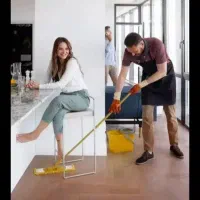 خدمتکار منزل