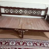 تخت چوبی