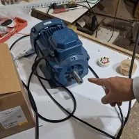 برقکار برق صنعتی،برق ساختمان، انجام کلیه تعمیرات|خدمات پیشه و مهارت|کرمانشاه, |دیوار