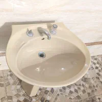 یک عدد روشویی سالم به همراه شیرآلات|لوازم سرویس بهداشتی|اصفهان, قهجاورستان|دیوار