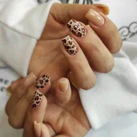 خدمات تخصصی ناخن بابهترین متدو حفظ سلامت ناخن|خدمات آرایشگری و زیبایی|اصفهان, سیچان|دیوار