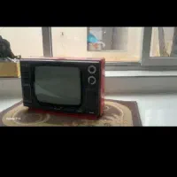 تلویزیون سیاه سفید قدیمی