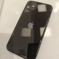 اپل 11 خیلی تمیز در حد صفر