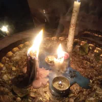 شمع تراپی و تاروت خوانی