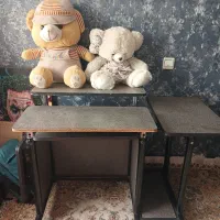 میز تحریر و کامپیوتر