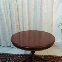 میز گرد، رخت اویز، کتابخانه چوبی