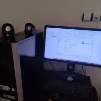 کیس و مانیتور همراه با کیبورد و موس و اسپیکر