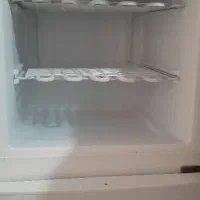 یخچال 12 فوت ایستکول موتور قدیم سالم و تمیز|یخچال و فریزر|رشت, عینک|دیوار