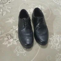 یه جفت کفش سایز ۴۲ چرم اصل
