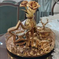 سینی طلایی و گلدان