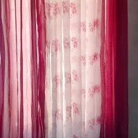 پرده گلدار مناسب اتاق خواب