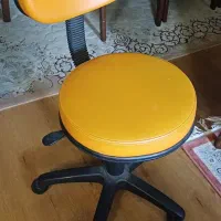 صندلی اداری تمیز