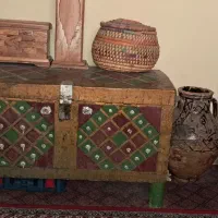 صندوق  قدیمی و بستو قدیمی