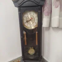 ساعت دیواری ایستاده