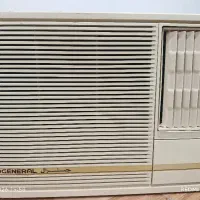 کولر گازی پنجره‌ای موتور بزرگ تمیز