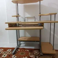 میز کامپیوتر در حد