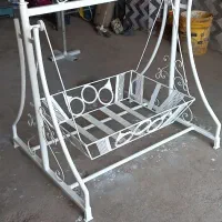 گهواره آهنی نوزاد