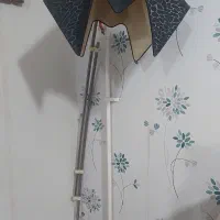 آباژور ایستاده