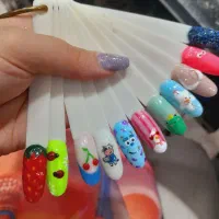 خدمات ویژه کاشت و ژلیش ناخن