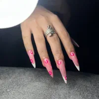 خدمات کاشت ناخن بابهترین قیمت