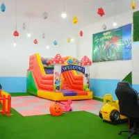 ب ی همکار خانم برای کار در شهربازی هانی لند|استخدام خدمات فروشگاه و رستوران|کوهدشت, |دیوار