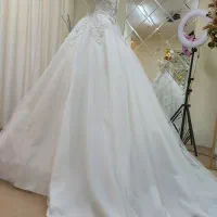 لباس عروس زیبا|لباس|نجف‌آباد, باغ ملی|دیوار