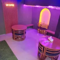 همکار خانم برای کار درکافه....
