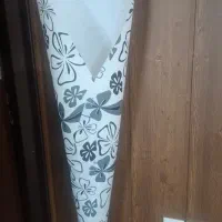 آباژور ایستاده