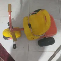 دوچرخه با دو عدد کالسکه