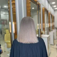 انجام خدمات رنگ و لایت مو