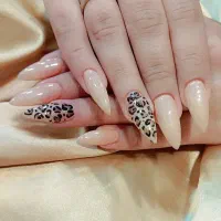 کاشت ناخن باکیفیت و بصرفه