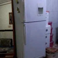 یخچال نیم فریزر موتور سالم‌بفرک‌داره
