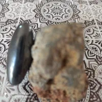 سنگ قیمتی آهن ربا بهش میچسبه