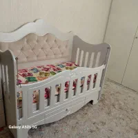 تخت و کالسکه بچه
