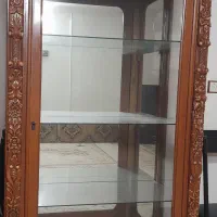ویترین چوبی منبت کاری شده کلاسیک