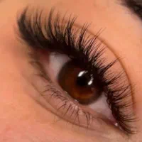 در لاین مژه و ناخن  نیروی ثابت درصدی یا اجاره