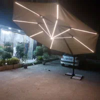 سایبان چتری دوبار باز شده درحد نو