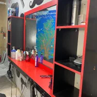 دکور و قفسه مخصوص پیرایشگاه مردانه