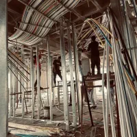 استخدام نیروی برق کار