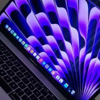 مک بوک پرو 2017 تاچ بار 15 اینچی|رایانه همراه|شیراز, گل سرخ|دیوار