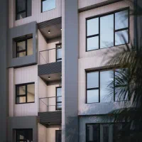 نیازمند نصاب درب و پنجره